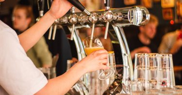 Trabajo como personal de hostelería: ofertas disponibles